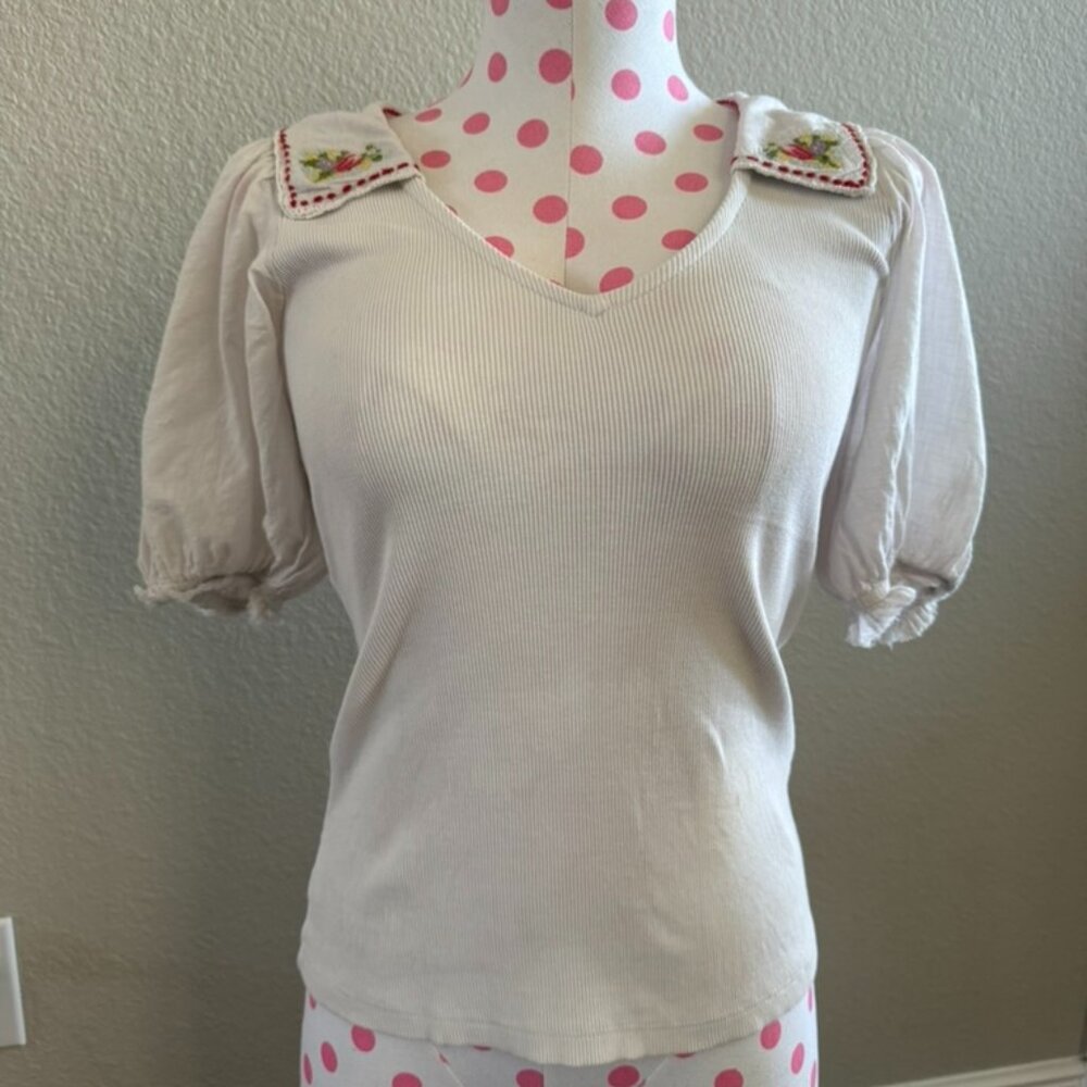 Anthropologie Unique Blouse with Fine Detail size XS, Cream Color